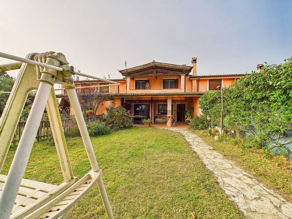 Villa a schiera Formello, RM Vendita