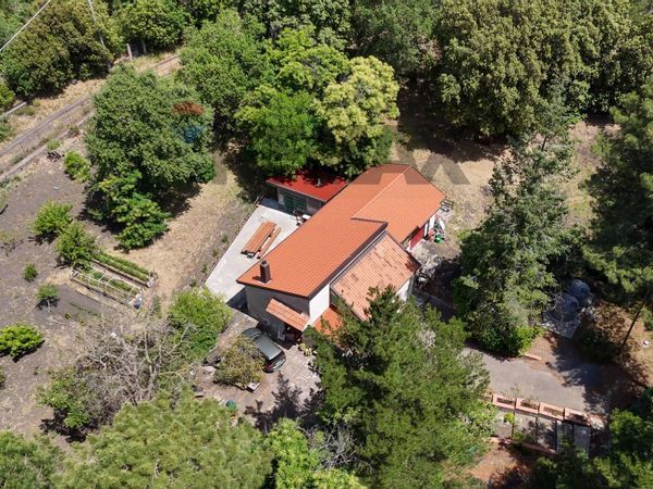 Villa singola Nicolosi, CT Vendita