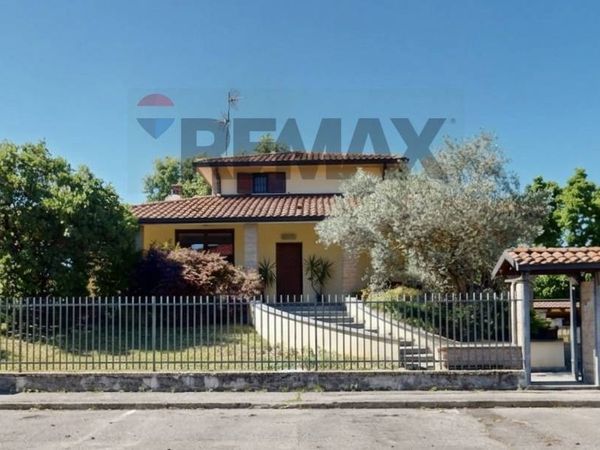 Villa singola Cassina de' Pecchi, MI Vendita