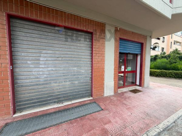 Locale Commerciale San Giorgio Ionico, TA Affitto - Foto 2