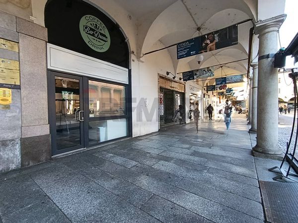 Locale Commerciale Centro, Novara, NO Affitto