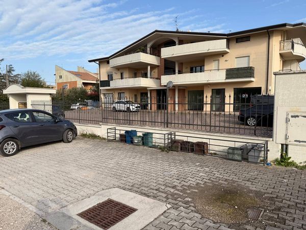 Locale Commerciale Santa Maria Imbaro, CH Affitto