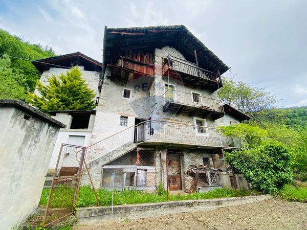Casa Indipendente Fontainemore, AO Vendita
