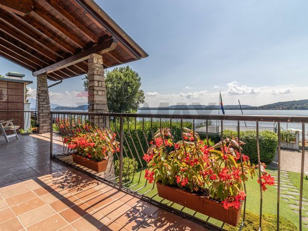 Villa singola Lesa, NO Vendita