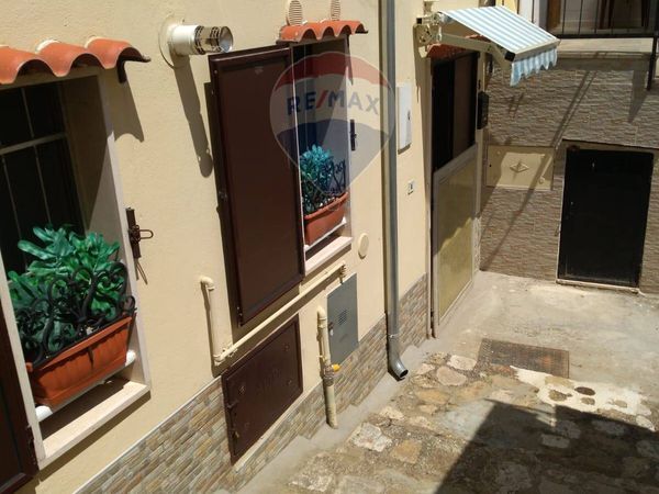 Casa Indipendente Rocchetta Sant'Antonio, FG Vendita