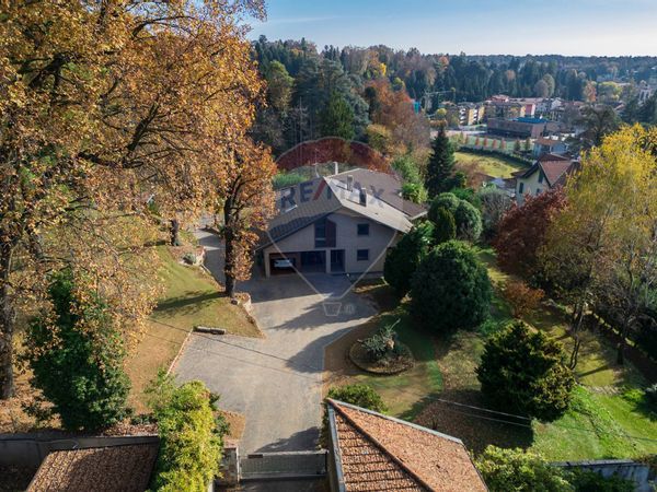 Villa singola Monterosso, Venegono Superiore, VA Vendita