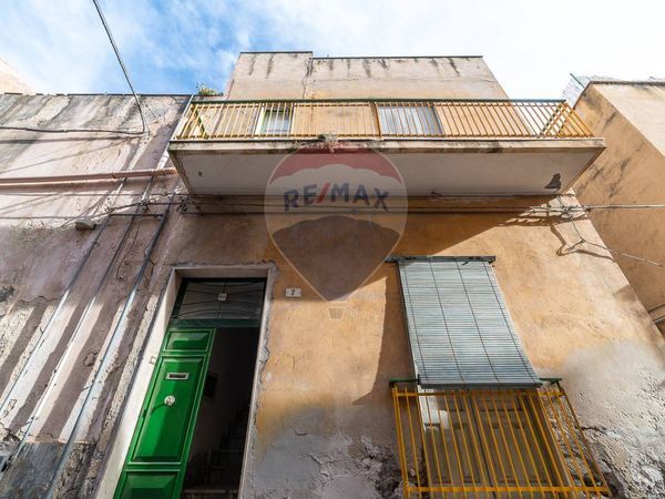 Casa Indipendente Adrano, CT Vendita