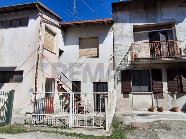 Porzione di casa Cimbro, Vergiate, VA Vendita