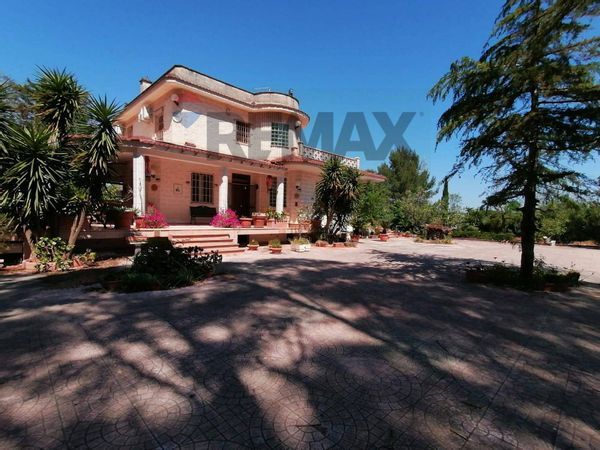 Villa singola San Vito dei Normanni, BR Vendita