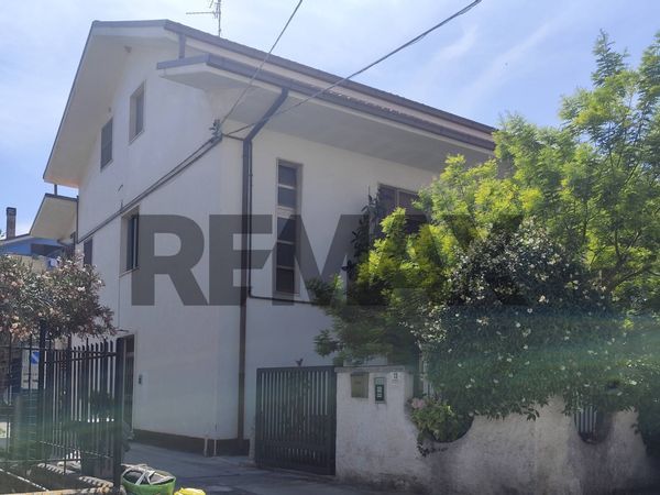 Appartamento Periferia, Chieti, CH Vendita