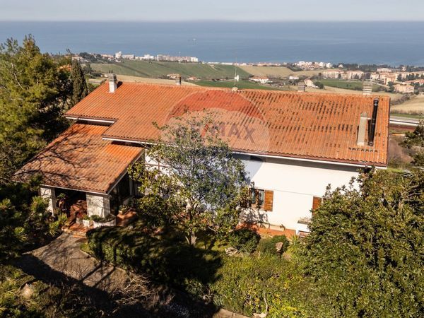Villa singola Barcaglione, Falconara Marittima, AN Vendita
