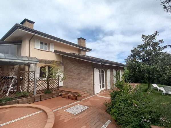 Villa singola Sassofeltrio, RN Vendita