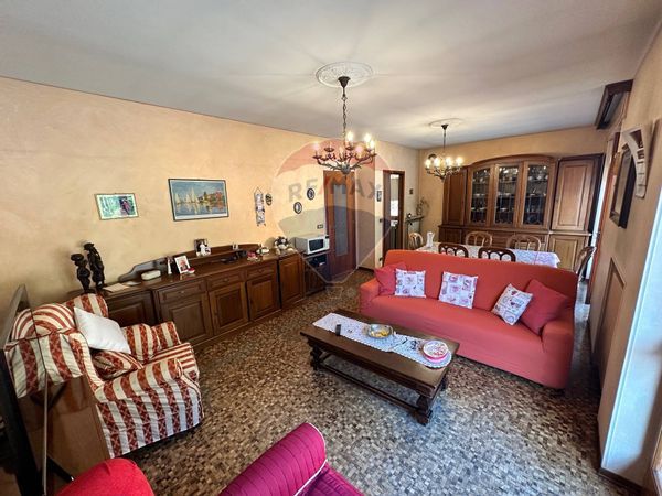 Casa Indipendente Casapinta, BI Vendita