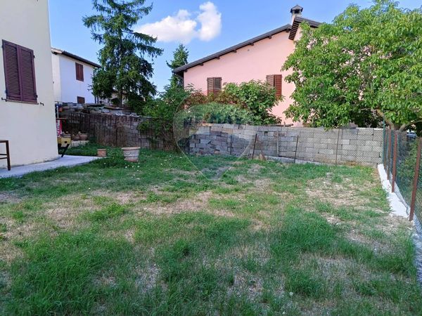 Casa Semindipendente Foligno, PG Vendita