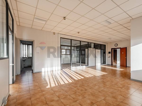 Ufficio Buco, Reggio nell'Emilia, RE Affitto