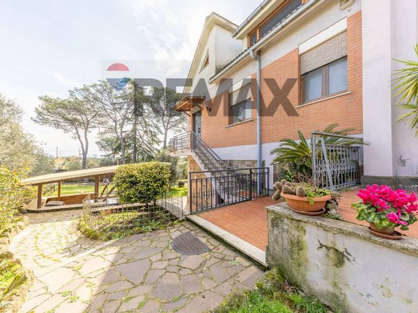 Porzione di villa Bufalotta, Roma, RM Vendita