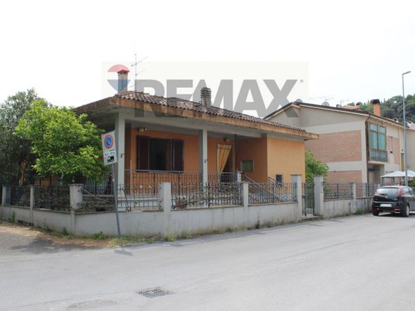 Villa singola Poggibonsi, SI Vendita