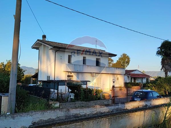 Casa Indipendente Baia Domizia, Sessa Aurunca, CE Vendita