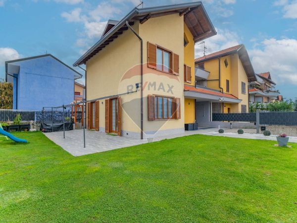 Villa singola Cairate, VA Vendita