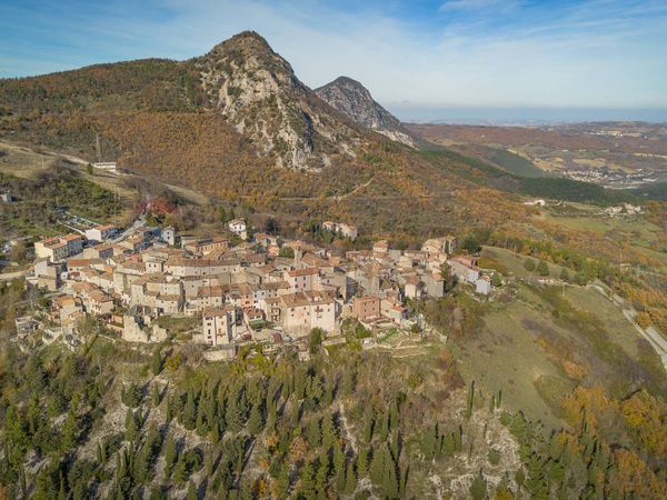 Casa Indipendente Fabriano, AN Vendita