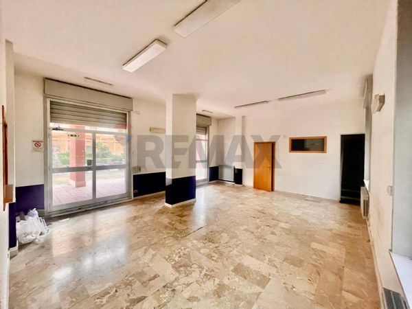 Locale Commerciale Zona Alta, Caltanissetta, CL Affitto - Foto 4