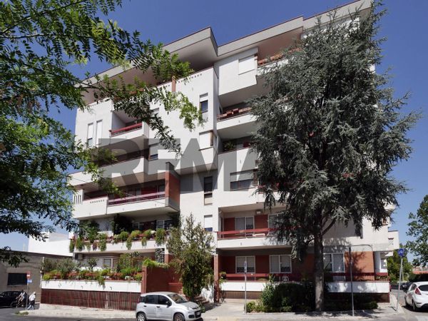 Appartamento Montrone, Adelfia, BA Vendita