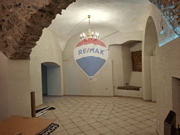 Locale Commerciale Centro, Salerno, SA Affitto