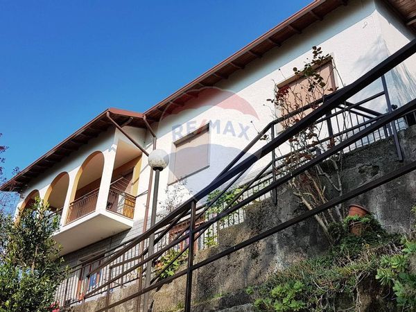 Porzione di villa Endine Gaiano, BG Vendita