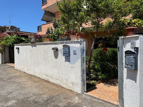 Appartamento Campo Ascolano, Pomezia, RM Vendita