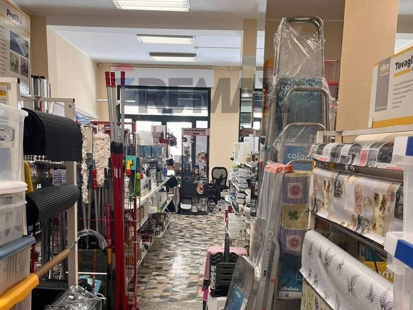 Negozio San Benedetto, Cagliari, CA Affitto - Foto 2