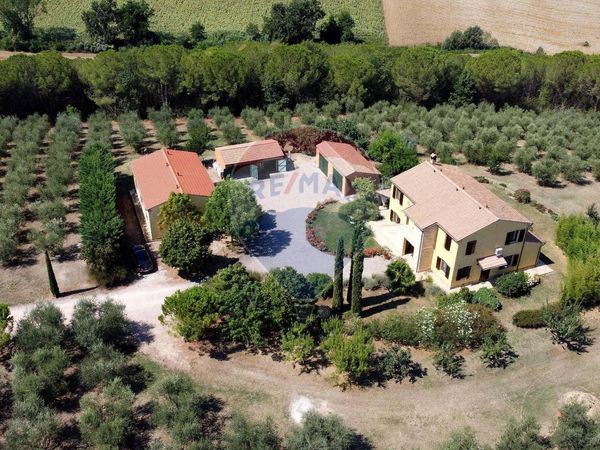 Cascina/Casale Morrovalle, MC Vendita