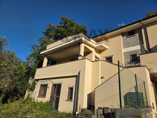 Villetta bifamiliare Montelarco, Rignano Flaminio, RM Vendita