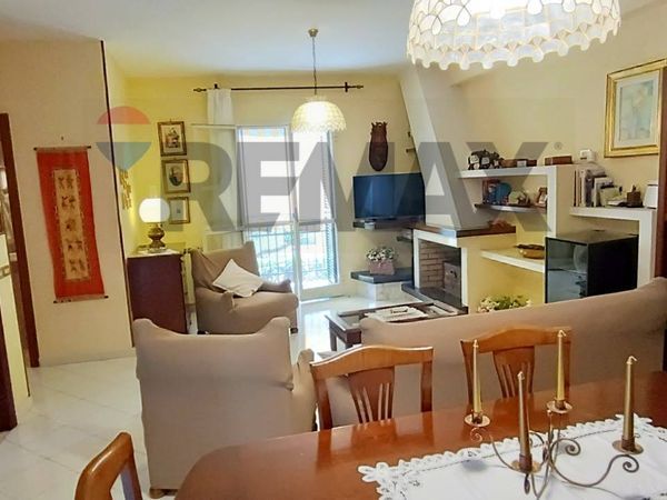 Villa a schiera Marina di Minturno, Minturno, LT Vendita