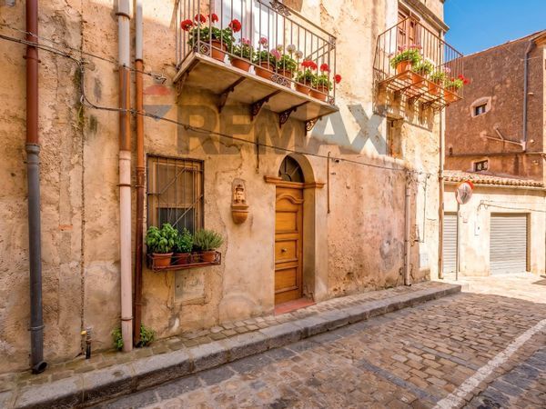 Casa Indipendente Isnello, PA Vendita