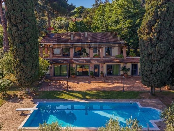 Villa singola Frascati, RM Vendita