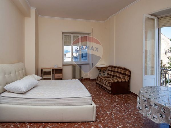 Stanza Frosinone, FR Affitto