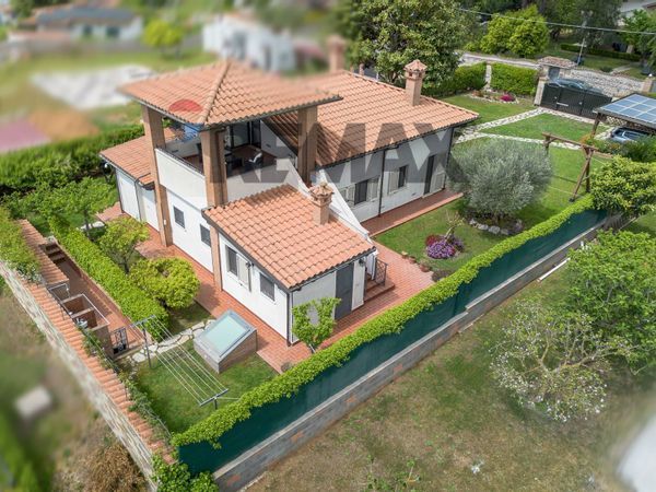 Villa singola 4 Stagioni, Sabaudia, LT Vendita
