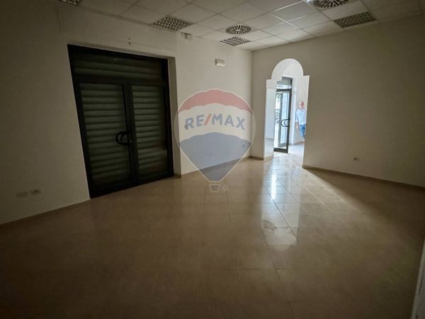 Locale Commerciale Scauri, Minturno, LT Affitto - Foto 3