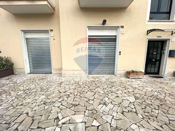 Negozio Appio Pignatelli, Roma, RM Affitto