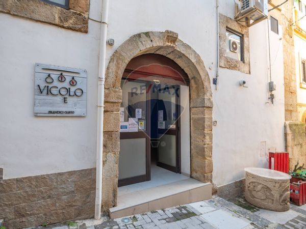 Locale Commerciale Caltagirone, CT Affitto