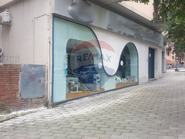 Commerciale Altro Carmine Alto E Mennolella, Salerno, SA Affitto - Foto 2