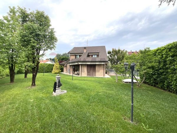 Villa singola Caronno Pertusella, VA Vendita