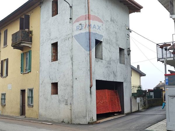 Porzione di casa Bardello con Malgesso e Bregano, VA Vendita
