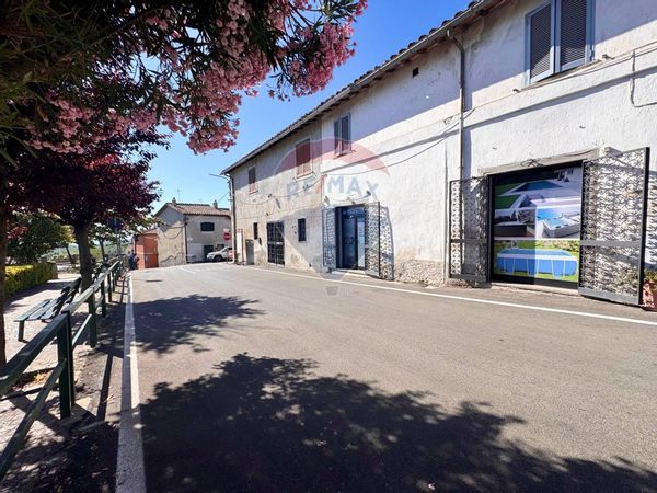 Locale Commerciale Manziana, RM Affitto