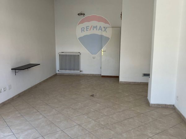 Locale Commerciale Bastia Umbra, PG Affitto