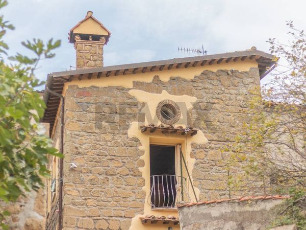 Appartamento Ischia di Castro, VT Vendita