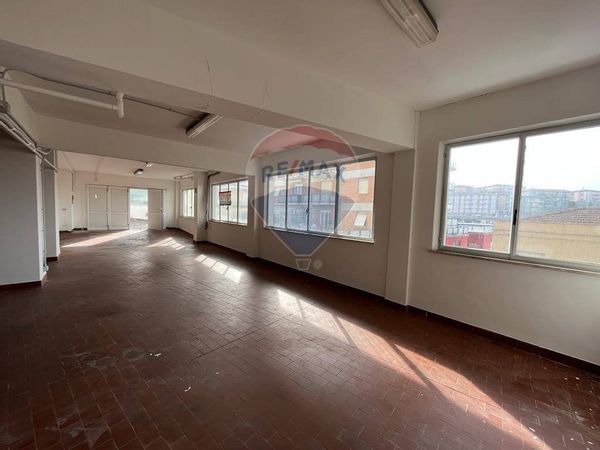 Magazzino Semicentro, Ancona, AN Affitto