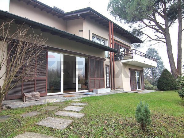 Porzione di villa Europa, Varese, VA Affitto