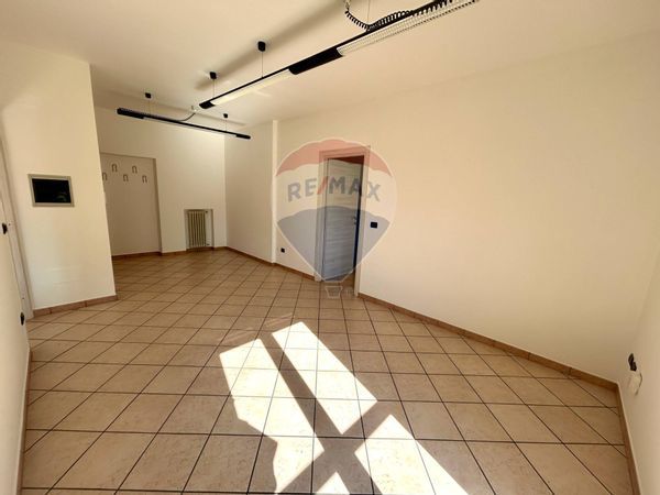 Locale Commerciale Costa Volpino, BG Affitto - Foto 2