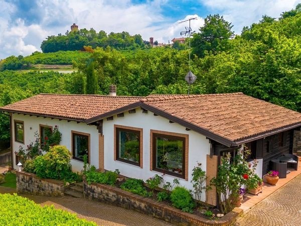 Villa singola Santa Vittoria d'Alba, CN Vendita